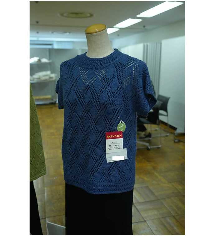 【秋冬】ダイヤ柄のレーシープルオーバー【中級者】【編み物キット】｜25-0500【スキー】※価格は1着分の値段です。【編み図付】